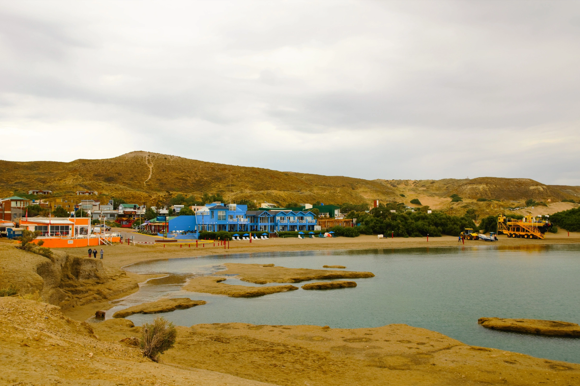 Punta_Pirámides_Nature_Reserve[1].webp